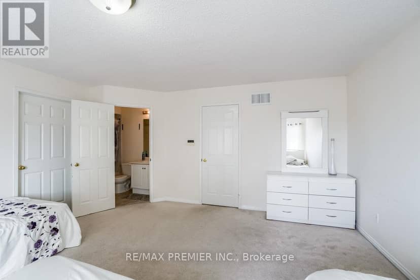 193 Roxbury Street — photo 21 of 40