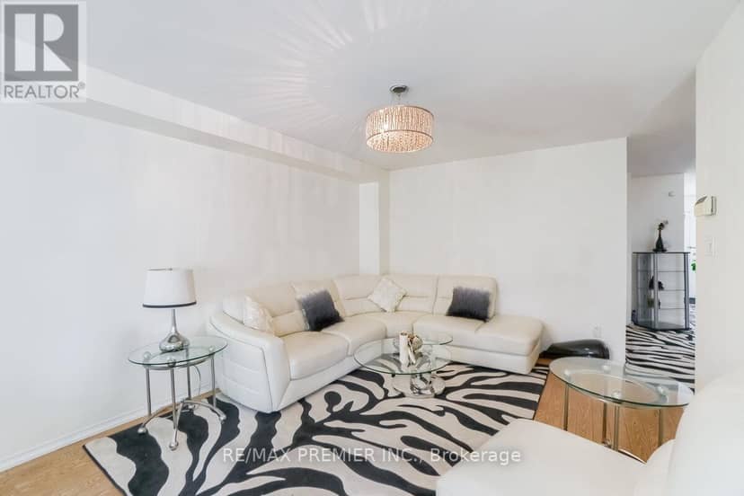 193 Roxbury Street — photo 7 of 40