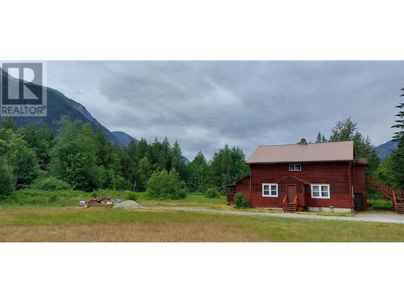 2335 MACKENZIE 20 HIGHWAY, Bella Coola