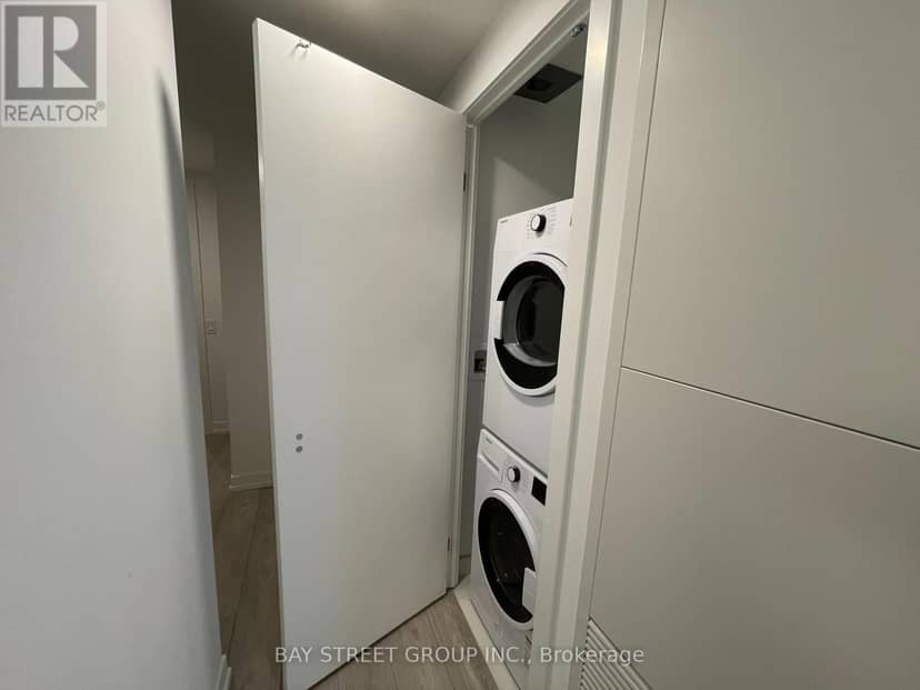 2701 - 82 Dalhousie Street, Toronto, photo 2