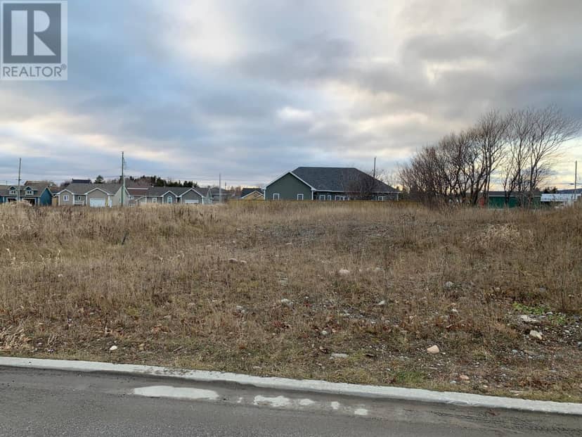 5 Laurena Drive — photo 1 of 2