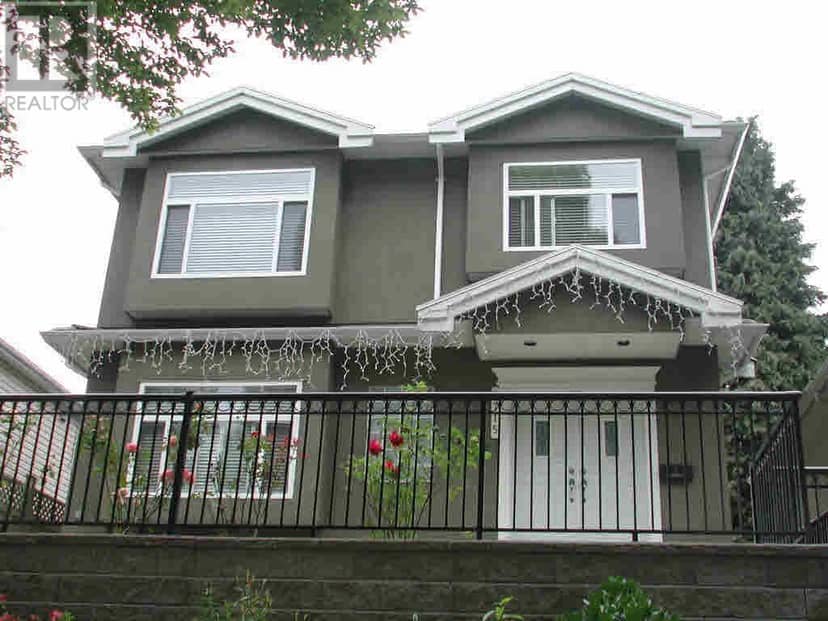 2715 E BROADWAY, Vancouver