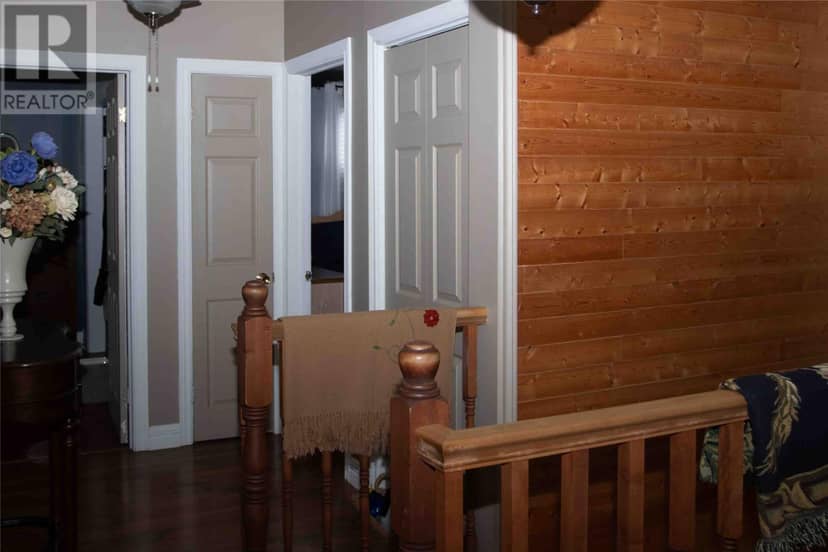253 John Cabot Drive — photo 12 of 21