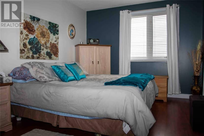 253 John Cabot Drive — photo 17 of 21