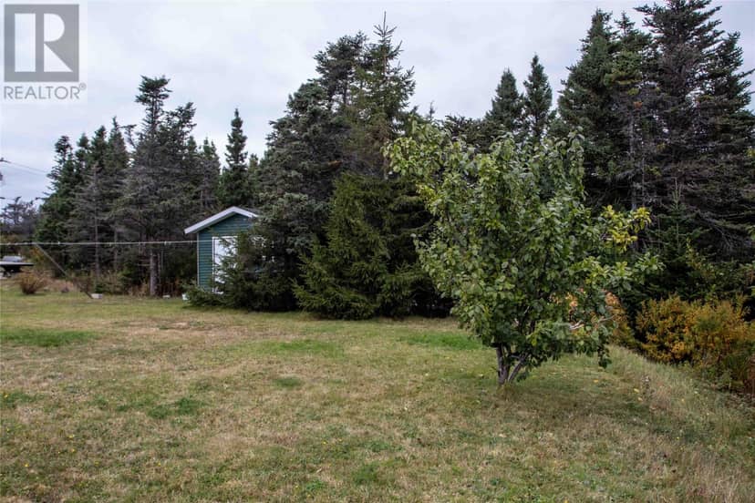 253 John Cabot Drive — photo 4 of 21
