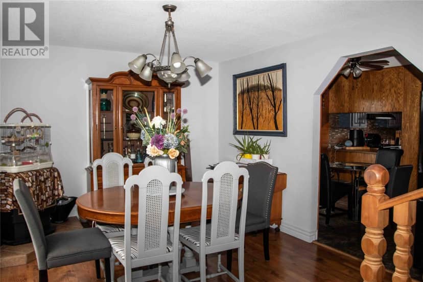 253 John Cabot Drive — photo 8 of 21
