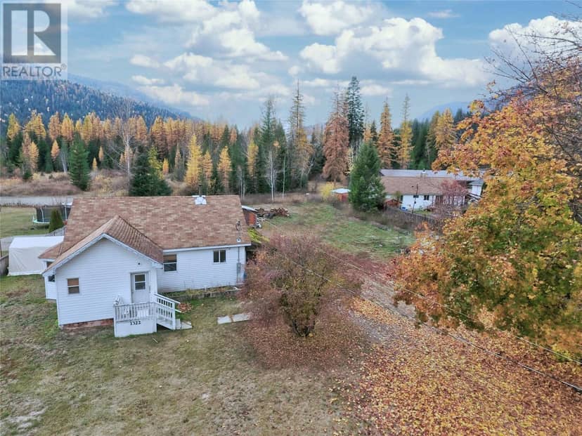 1322 Glendale Avenue, Salmo