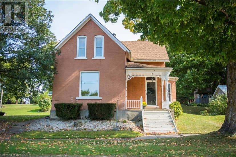 8 Elizabeth Drive — photo 2 of 20
