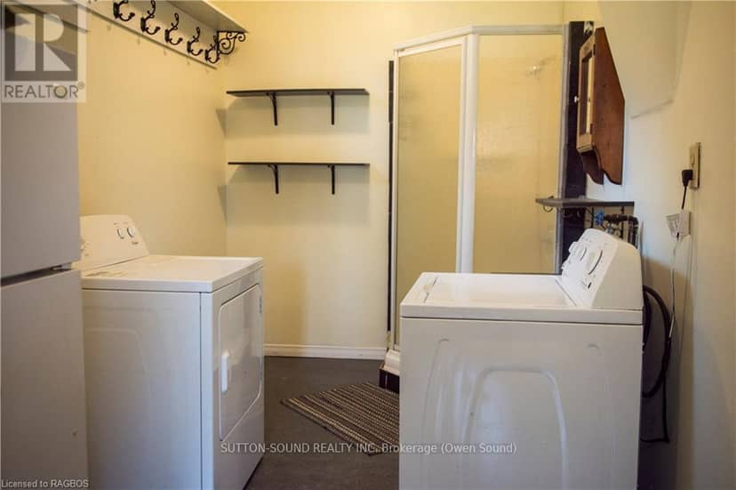 8 Elizabeth Drive — photo 7 of 20