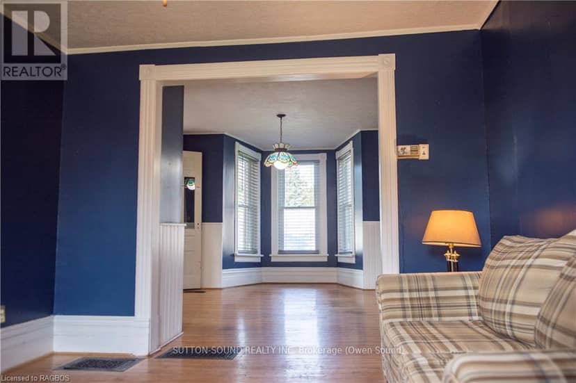 8 Elizabeth Drive — photo 9 of 20