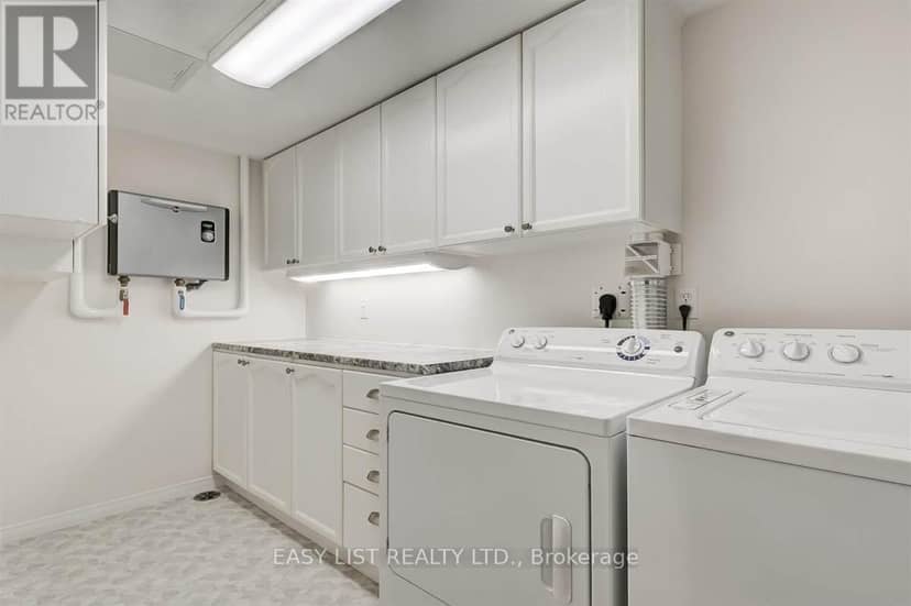 311 - 8 Huron Street — photo 20 of 32