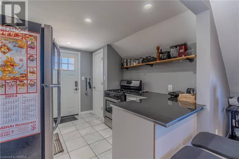 21 WADE Avenue — photo 12 of 21