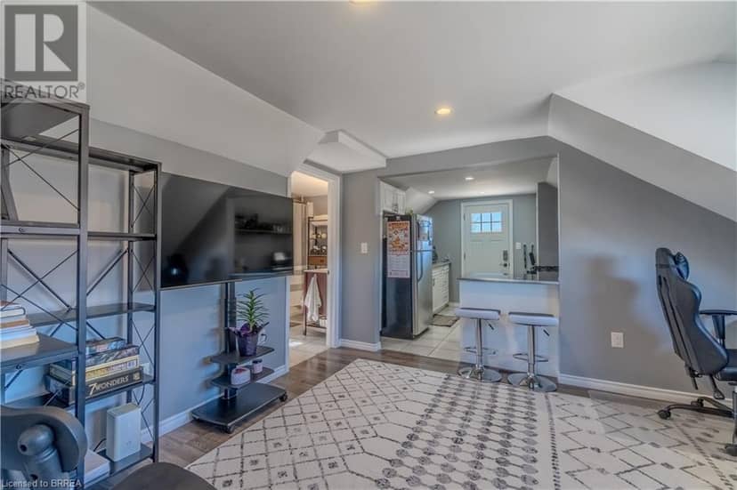 21 WADE Avenue — photo 17 of 21