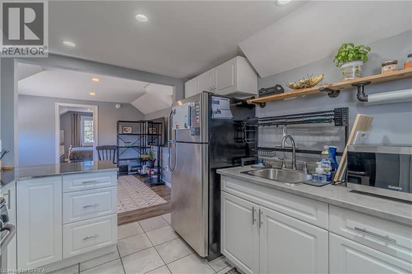 21 WADE Avenue — photo 13 of 21