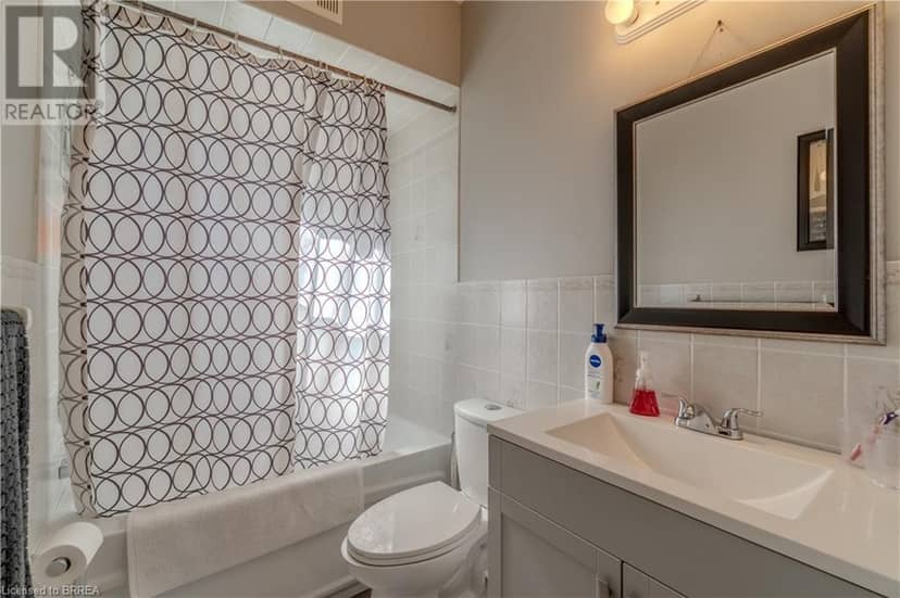 21 WADE Avenue — photo 7 of 21