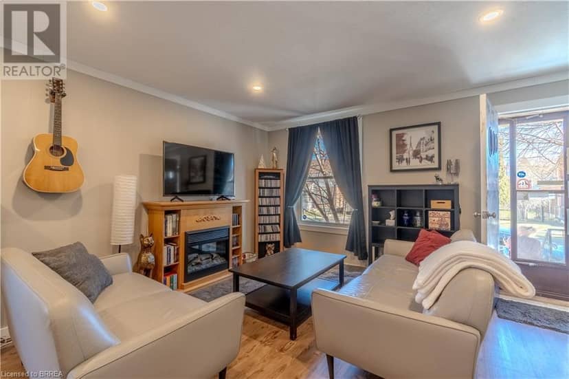 21 WADE Avenue — photo 3 of 21