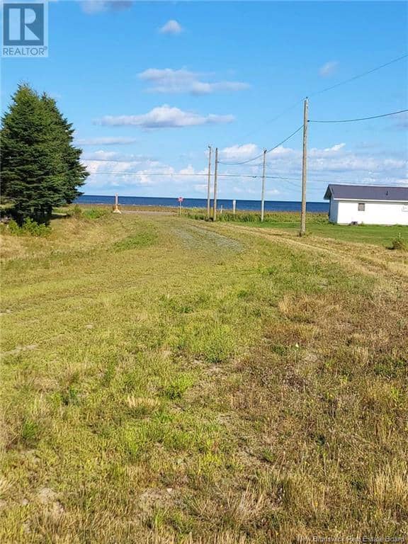 4 LAKESIDE Lane — photo 1 of 12
