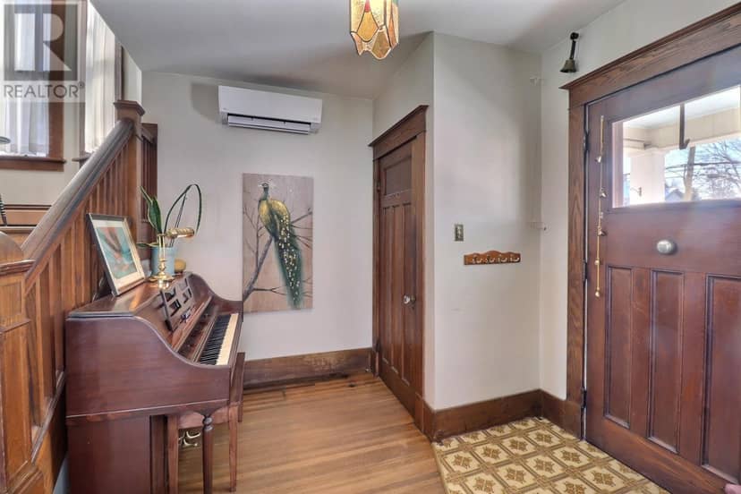 610 Main Street — photo 11 of 20