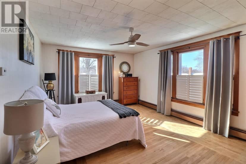610 Main Street — photo 14 of 20