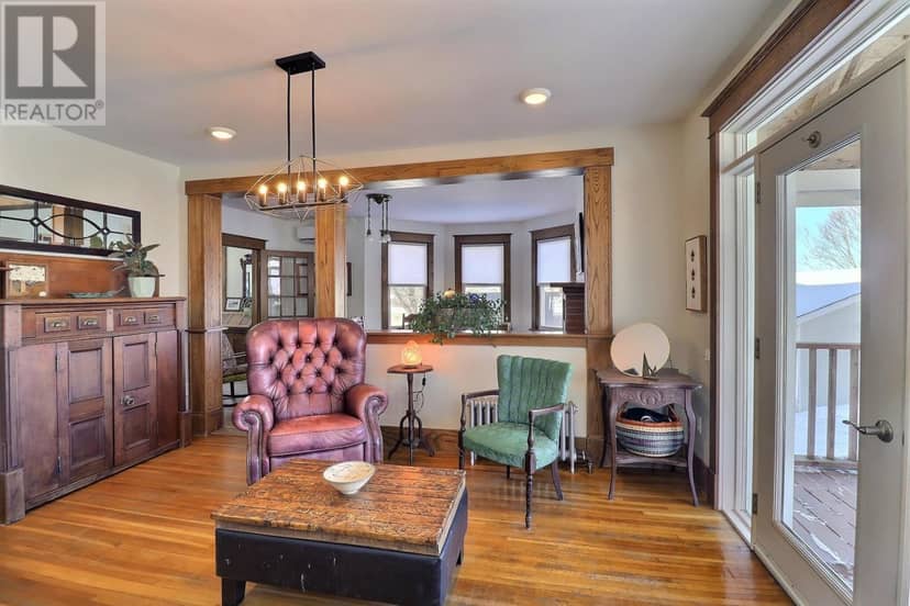 610 Main Street, Montague, photo 2