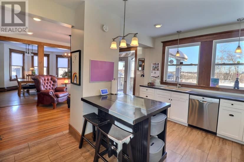 610 Main Street, Montague, photo 6