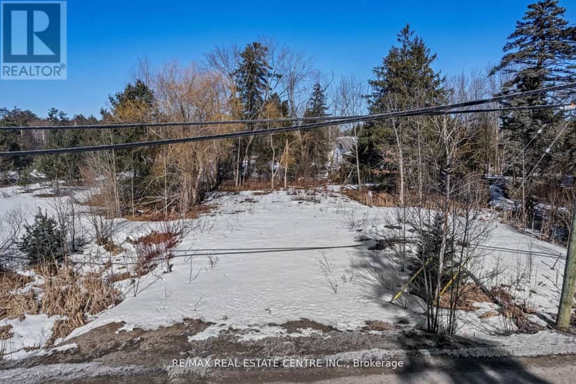 8299 County Road 169, Severn