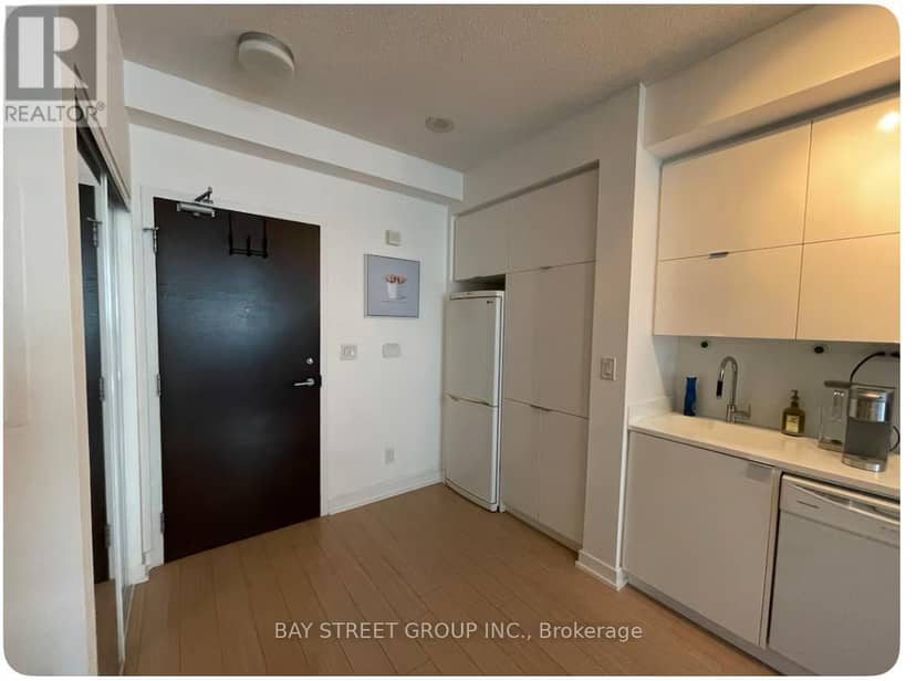 4303 - 21 Iceboat Terrace — photo 4 of 12