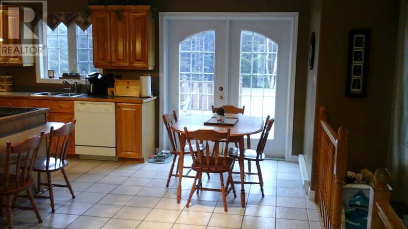 19 Hawthorn Avenue — photo 15 of 40
