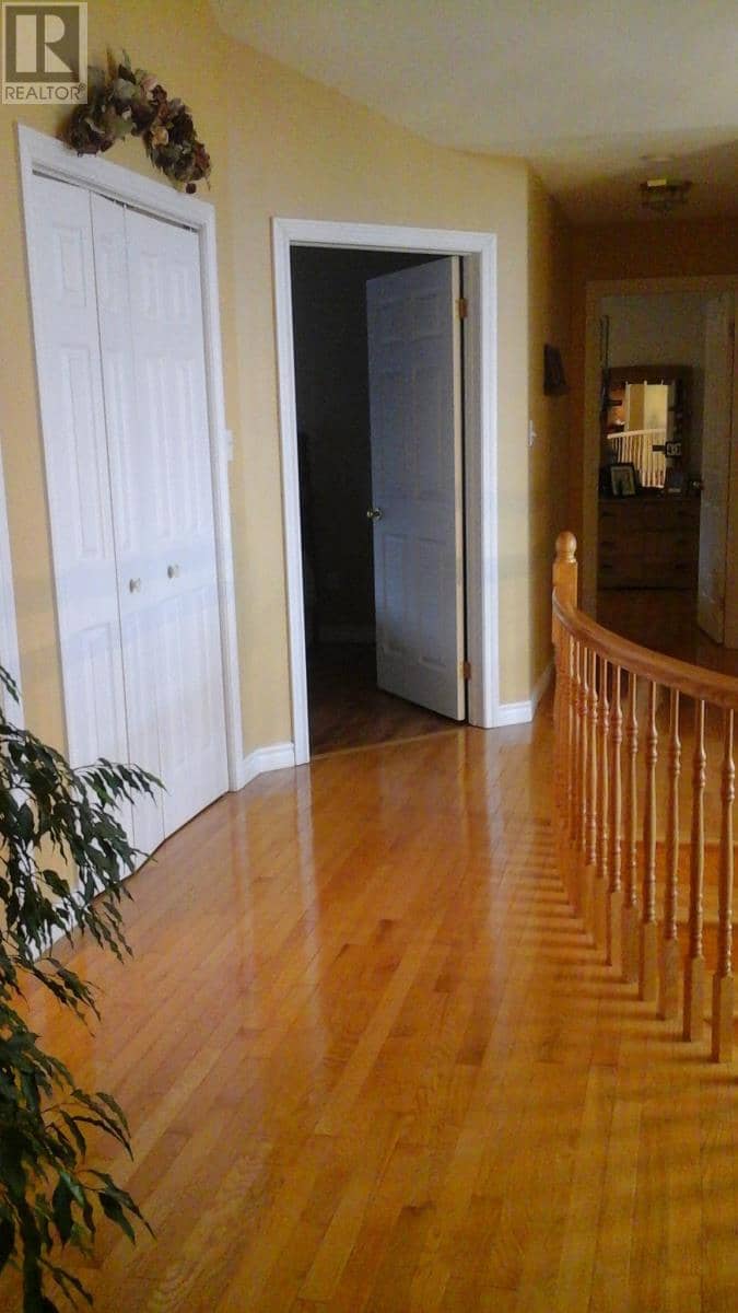 19 Hawthorn Avenue — photo 23 of 40