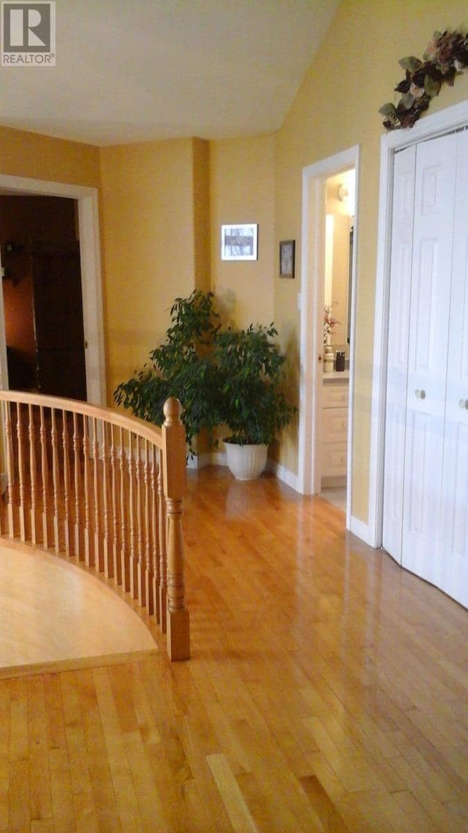 19 Hawthorn Avenue — photo 24 of 40