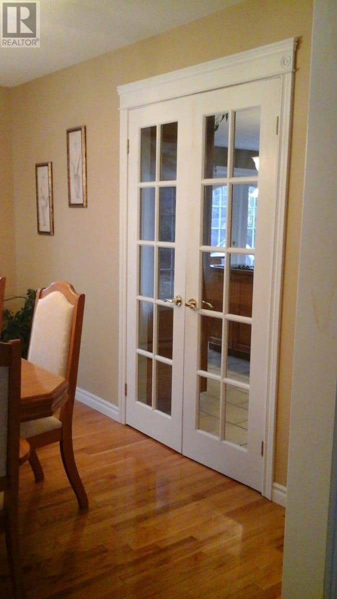 19 Hawthorn Avenue — photo 9 of 40