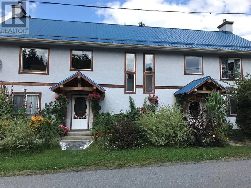 504 CENTRE Street, Kaslo