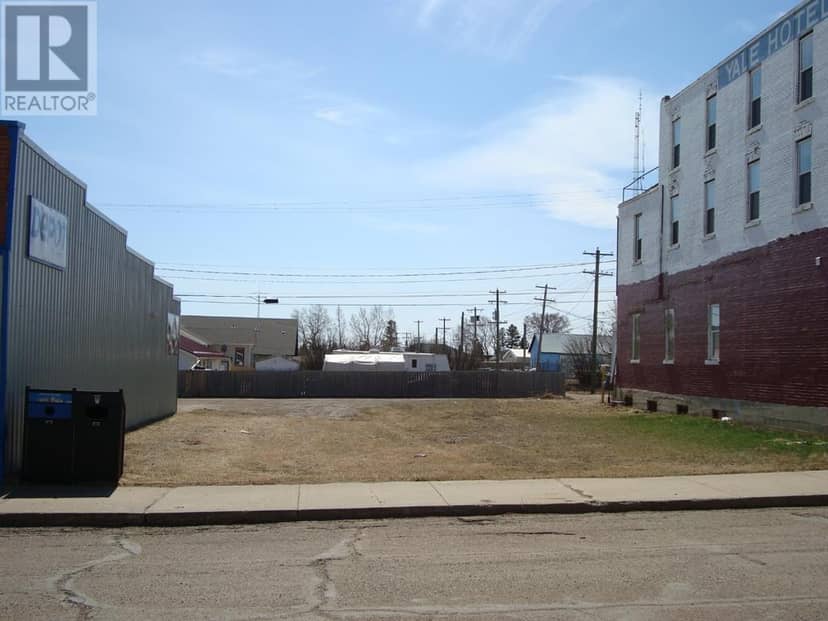 207,209 Main Street, Trochu, photo 3