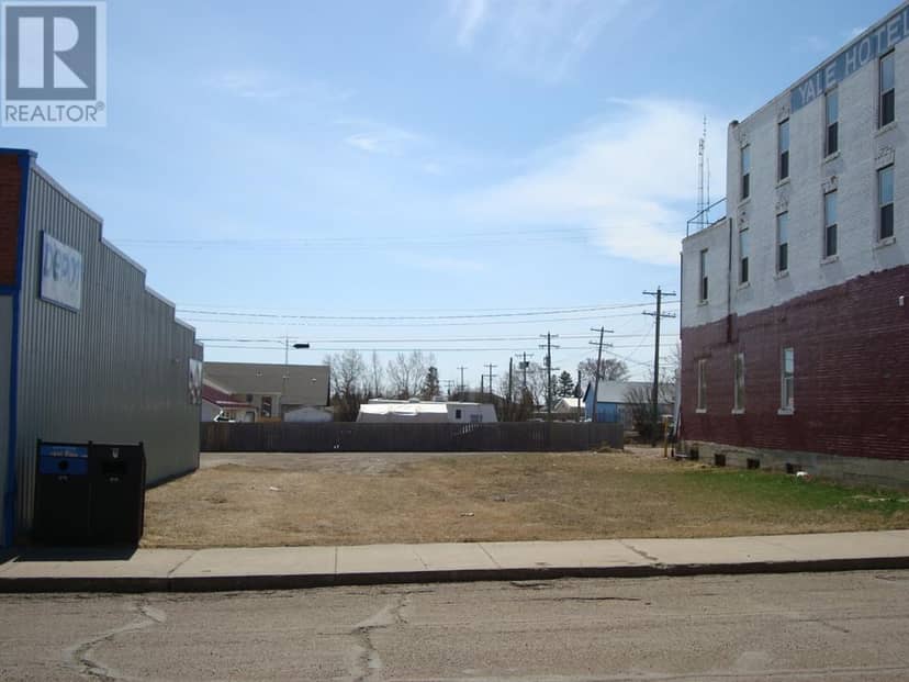 207,209 Main Street, Trochu, photo 2