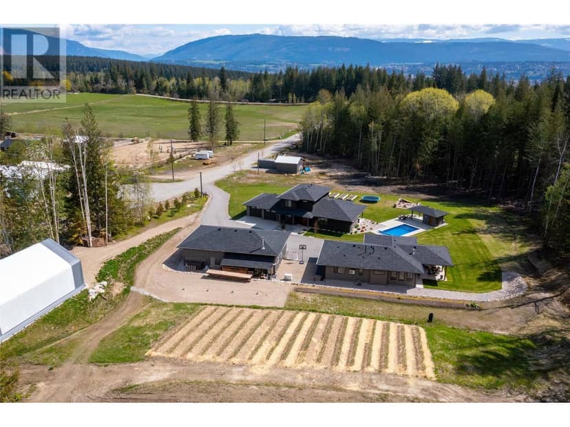 6400 1 Avenue NW, Salmon Arm