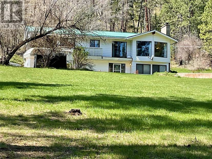 1715 33 Highway, Rock Creek