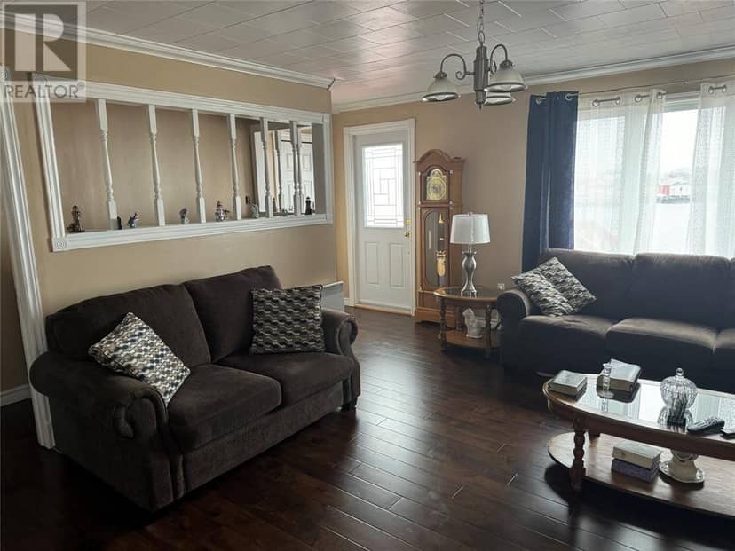 1 Jeans Lane — photo 15 of 36
