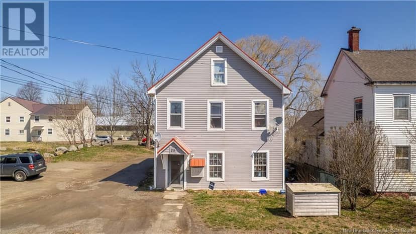 25 Pleasant Street — photo 1 of 18