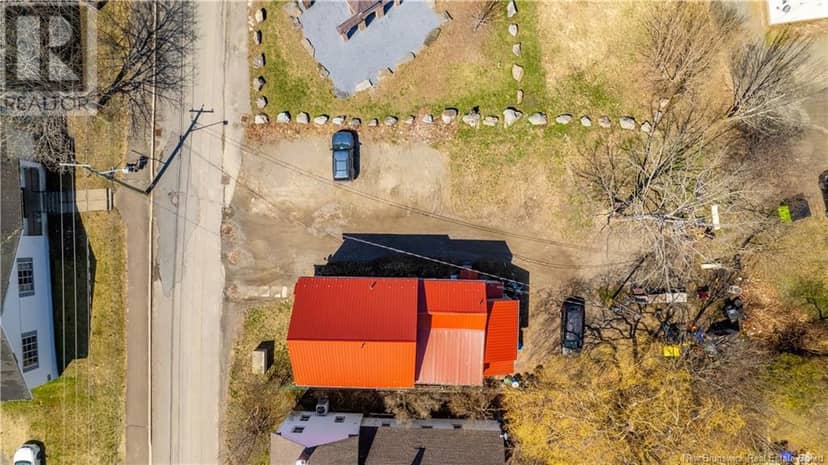 25 Pleasant Street — photo 10 of 18
