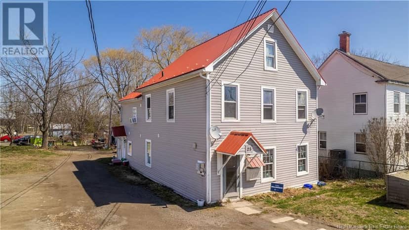 25 Pleasant Street — photo 3 of 18
