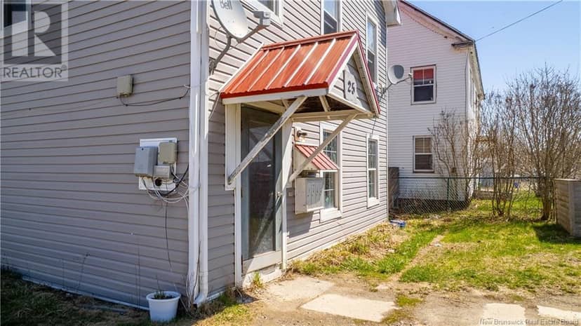 25 Pleasant Street — photo 4 of 18