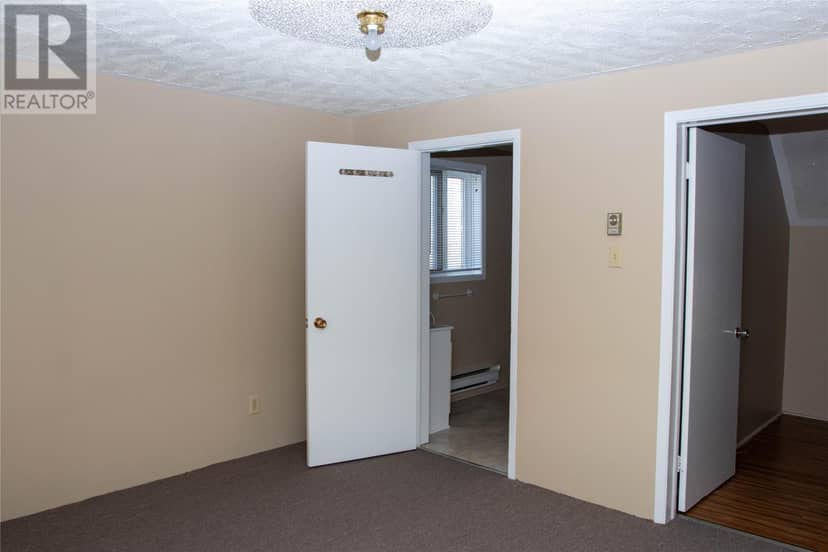 13 Confederation Drive — photo 11 of 16
