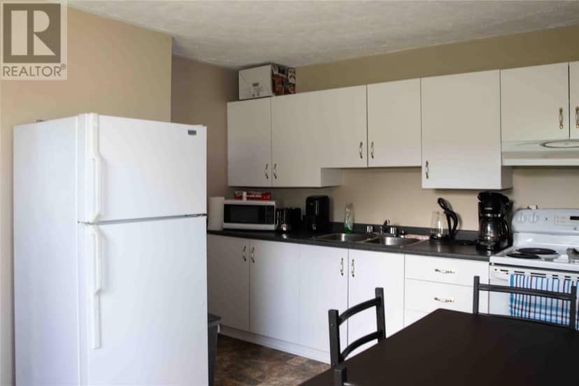 13 Confederation Drive — photo 5 of 16