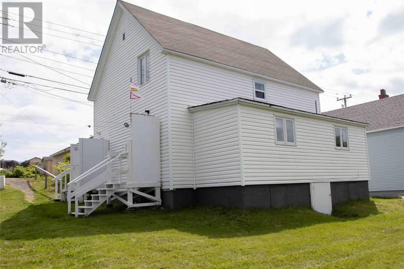13 Confederation Drive — photo 4 of 16