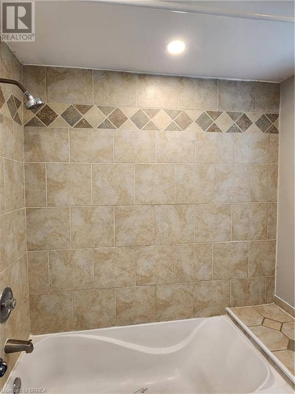 196 MARLBOROUGH Street — photo 8 of 27