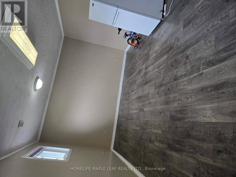 261 Overlea Drive — photo 8 of 17
