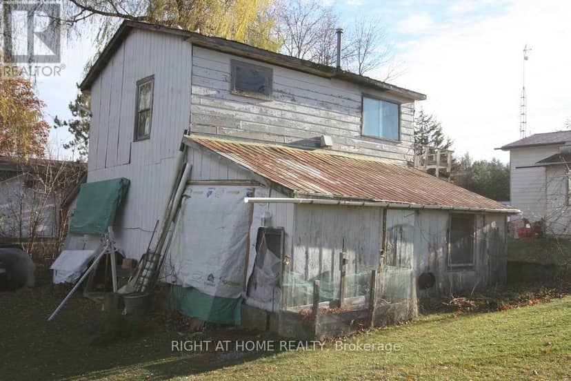 45 Drummond Street — photo 4 of 5
