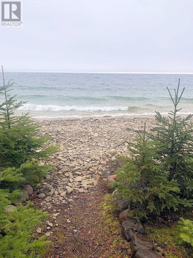 664 Water Street, Meldrum Bay, photo 3