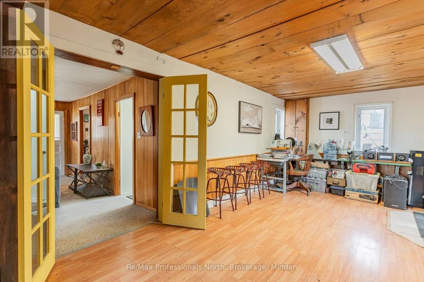 1047 McCrea Road — photo 16 of 40