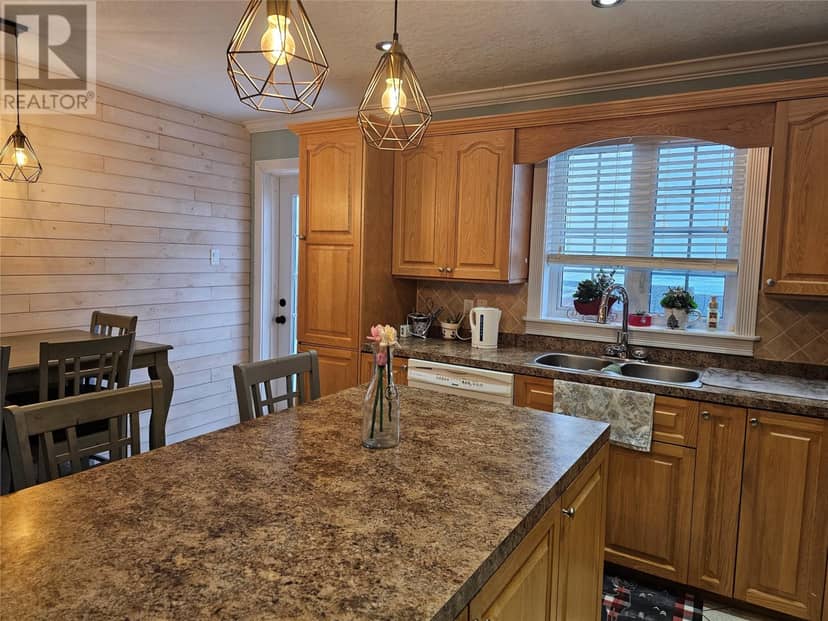 40 SMALLWOOD Drive — photo 5 of 35